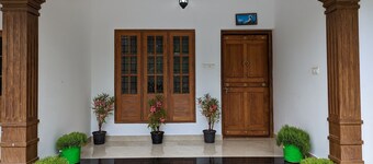 Cozy One Bedroom Villa Facing Paddy fields amidst a Fruit garden