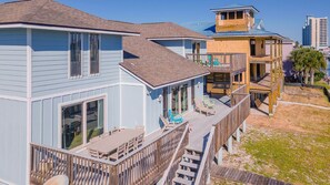 Terrace/patio - Boater's Paradise! 4Bdr, 3.5Bath on Lafitte Cove Canal! (Pensacola Beach)