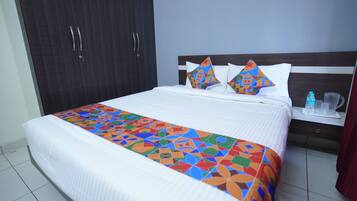 4 bedrooms, desk, iron/ironing board, free WiFi