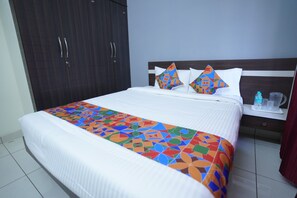 4 bedrooms, desk, iron/ironing board, free WiFi