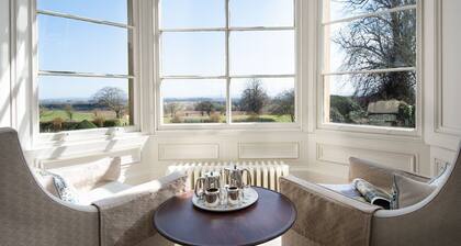 Cairnbank House - a holiday home that sleeps 10 guests in 5 bedrooms