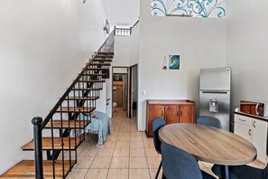 Interior - Bright and Spacious Loft-Style Apartment a Five-Minute Walk to the Beach (Playas del Coco)