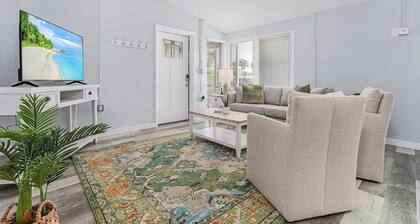 171 C Stylish Villa w/ Pool, Beach Access & Pet-Friendly