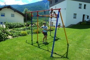 Children's area - Holiday Apartment "Mohnblume" with large balcony (Silandro)