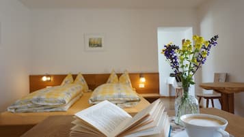 1 bedroom, WiFi (free), bed sheets