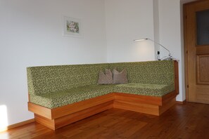 Interior - Apartment "Apple Blossom" with large balcony (Silandro)