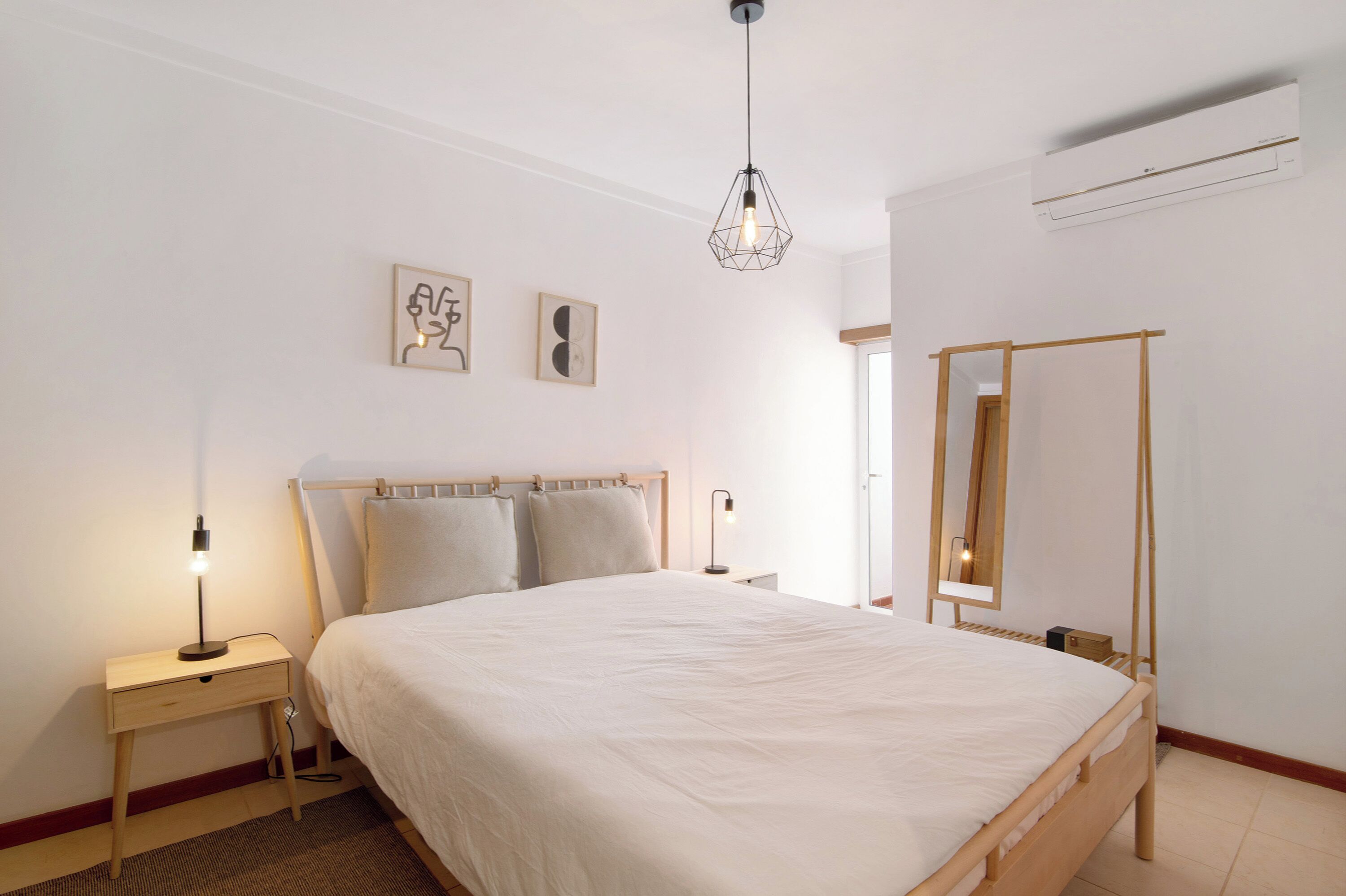 1 室のベッドルーム、アイロン / アイロン台、WiFi (無料)、ベッドシーツ