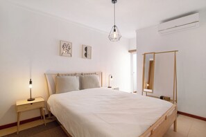 1 bedroom, iron/ironing board, free WiFi, bed sheets - Holiday Apartment 'AE Flat Falesia' with Pool, 2 Private Balconies & Wi-Fi (Albufeira)