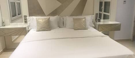 5 bedrooms, free WiFi, bed sheets