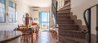 Casa de vacaciones Casa Vacanze 21 Aprile - 1 con vistas al mar y terrazas