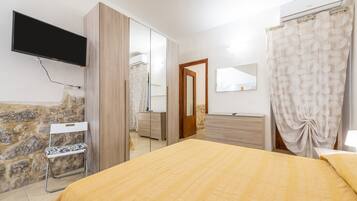 2 Schlafzimmer, Bügeleisen/Bügelbrett, Bettwäsche