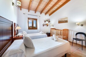 3 habitaciones, tabla de planchar con plancha y wifi gratis 