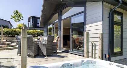 Saffron Lodge, 24 Roadford Lake Lodges