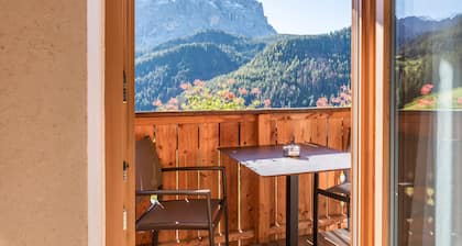 Appartement Ciasa Raut Suite Ramei avec vue sur les montagnes, jardin et Wi-Fi