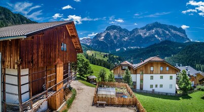Apartment Ciasa Raut App Valüz with Mountain View, Garden & Wi-Fi