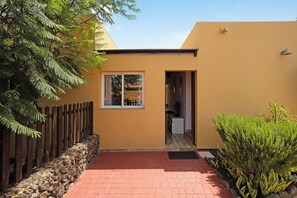 Exterior - Vacation Home 'Casa Yoaki' with Terrace & Wi-Fi (Corralejo)