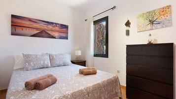 1 bedroom, free WiFi, bed sheets