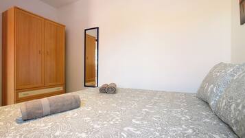 1 bedroom, free WiFi, bed sheets