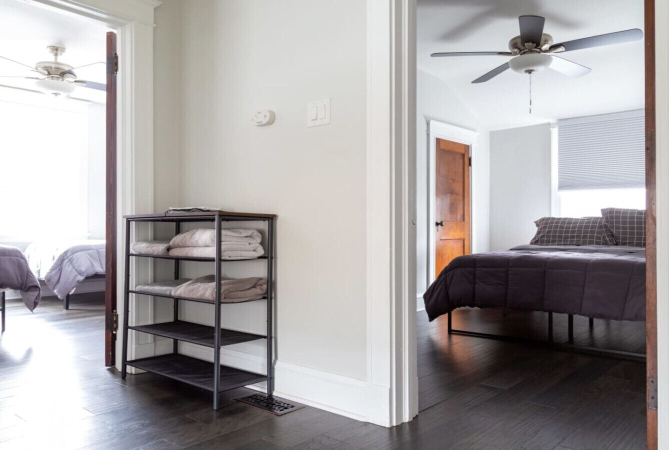 3 Schlafzimmer, Schreibtisch, Bügeleisen/Bügelbrett, WLAN