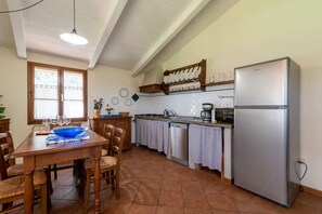 Refrigerador, horno, parrilla de estufa y lavavajillas 
