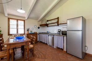 Refrigerador, horno, placa de cocina, lavavajillas