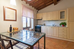 Geladeira, fogão, cooktop, lava-louças