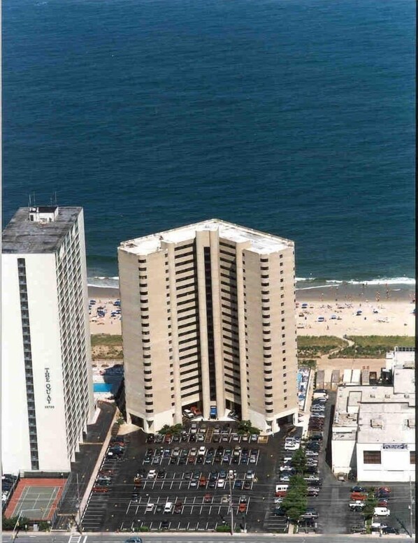Condo, 2 Bedrooms | Exterior