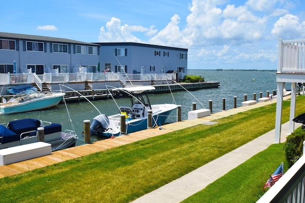 Condo, 2 Bedrooms | Property grounds
