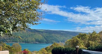 Cozy secluded villa-hot tub, panoramic view, waterfalls, gorge-south skaneateles