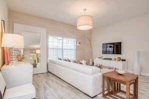 Smart TV - Last Minute Disney Getaway! Townhouse with Private Pool. Book Now! #17064 (Orlando)