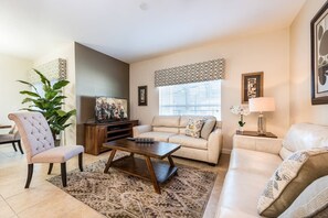 Smart TV - Last Minute Disney Getaway! Townhouse with Private Pool. Book Now! #17074 (Orlando)