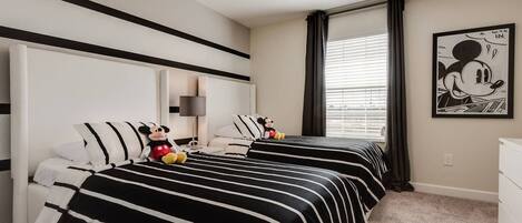 4 bedrooms, iron/ironing board, WiFi, bed sheets