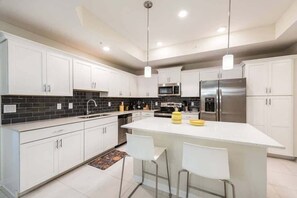 Fridge, microwave, oven, stovetop - Last Minute Disney Getaway! Luxury Condo with Private Balcony. Book Now! #17262 (Orlando)