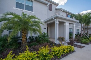 Exterior - Last Minute Disney Getaway! Townhouse with Private Pool. Book Now! #17402 (Orlando)