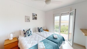 2 slaapkamers, een strijkplank/strijkijzer, gratis wifi