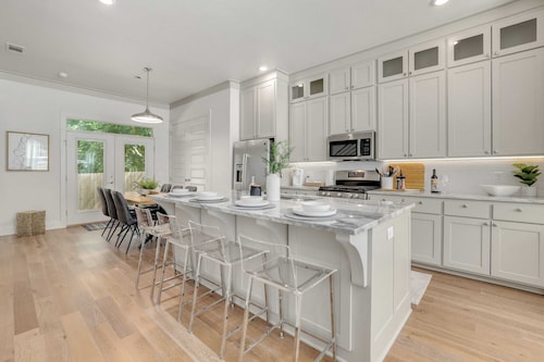 Mission House - 2.5 mi to UofA and DT Fayetteville