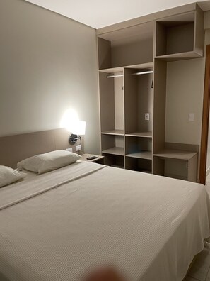 2 quartos, Wi-Fi de cortesia, roupa de cama