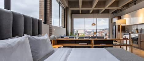 1 bedroom, desk, iron/ironing board, WiFi