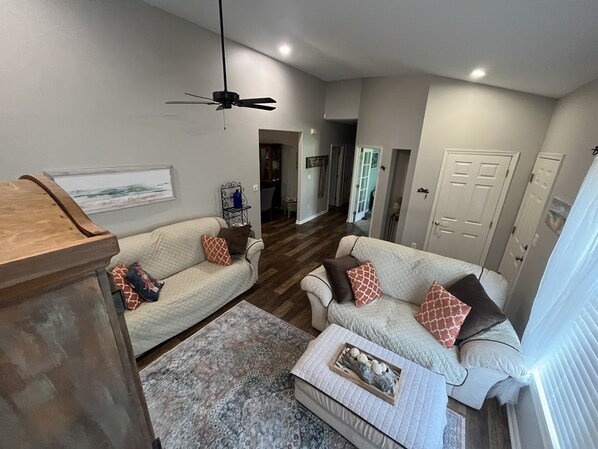 Smart TV, fireplace, DVD player, books