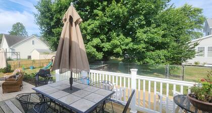 Beautiful Family home with access to Red Mill Pond