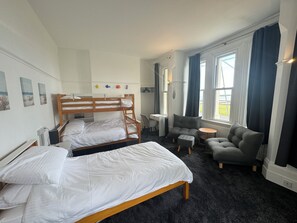 2 soveværelser, skrivebord, strygejern/strygebræt, gratis Wi-Fi