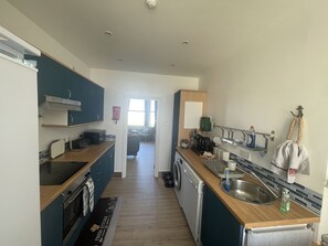 冷蔵庫、電子レンジ、オーブン、食器洗い機