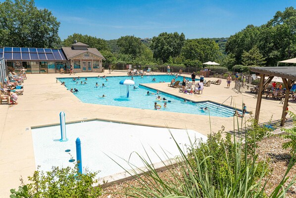 Inomhuspool och uppvärmd pool