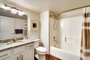 أحواض استحمام، مجففات شعر، مناشف