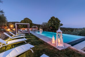Piscina de vora infinita
