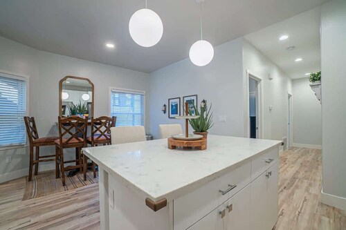 Heart of SacTown: Hip Midtown Retreat