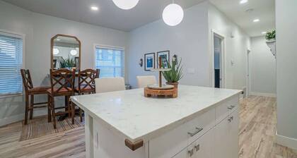 Heart of SacTown: Hip Midtown Retreat