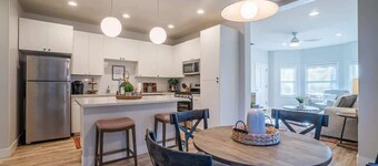 Heart of Midtown: Your Cozy Urban Retreat