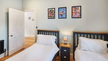 2 bedrooms, free WiFi, bed sheets