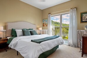 4 bedrooms, iron/ironing board, free WiFi, bed sheets - 4Bdr Secluded! Hot Tub, Pool Table, & Spectacular Views. (Holiday Island)